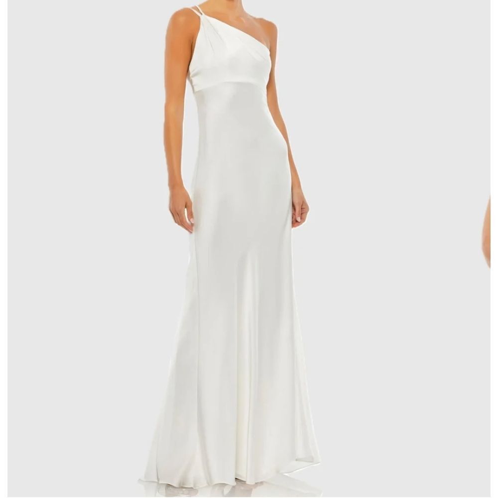 Ieena for Mac Duggal White One Shoulder Double Strap Satin Gown NWT Size 4 55385
